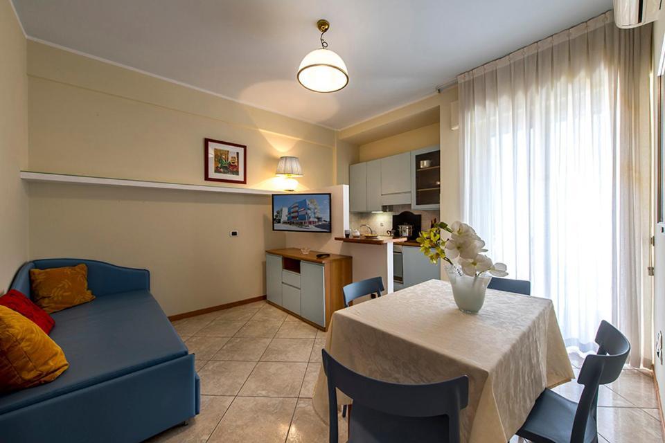 סן בנדטו דל טרנטו Hotel Le Soleil מראה חיצוני תמונה