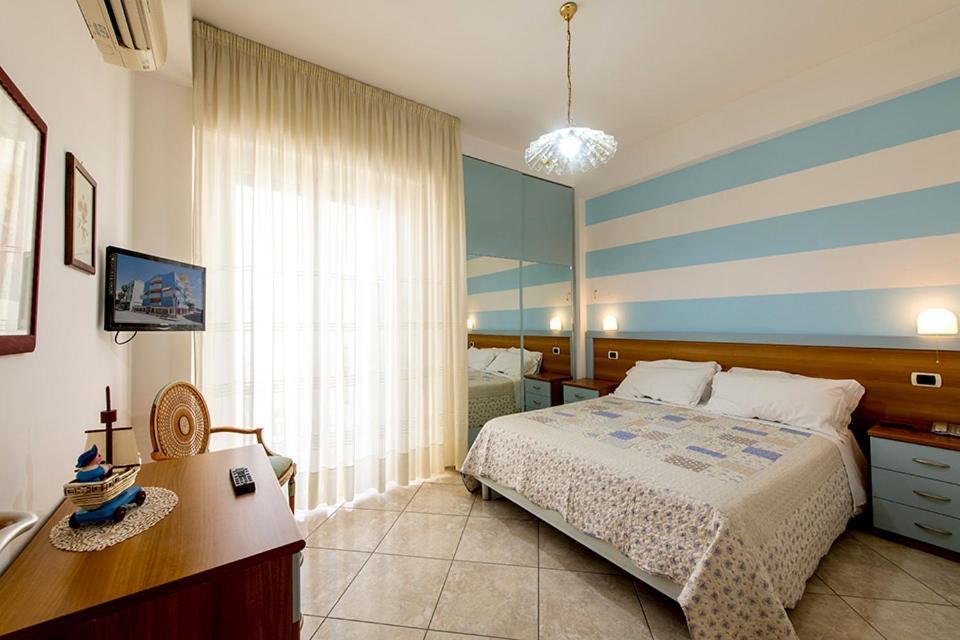 סן בנדטו דל טרנטו Hotel Le Soleil מראה חיצוני תמונה